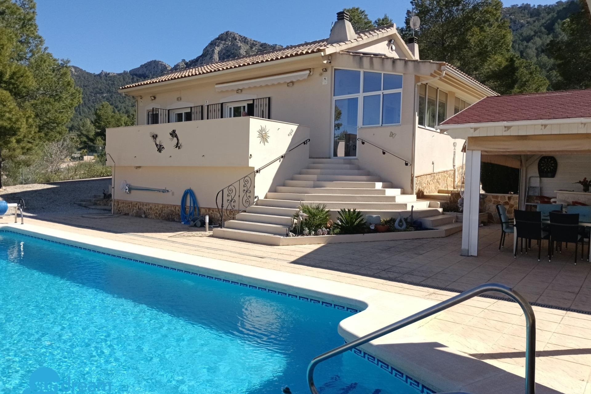 Resale - Villa -
Abanilla