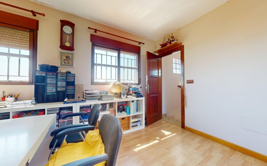 Resale - Villa -
Aguilas