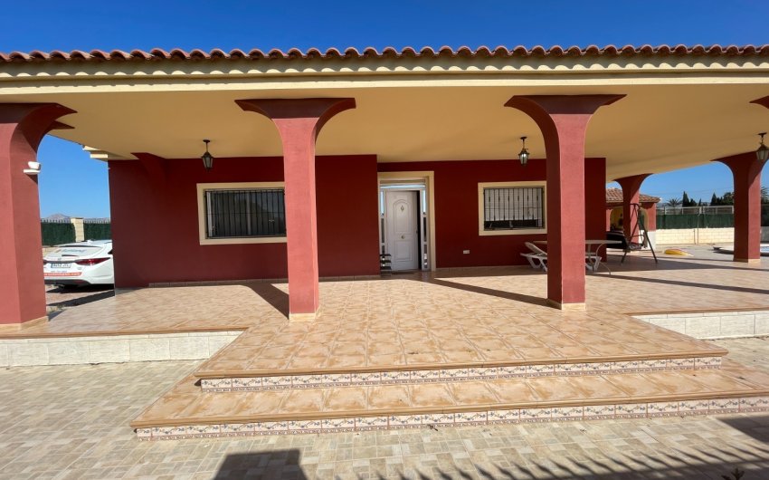 Resale - Villa -
Albatera - Inland