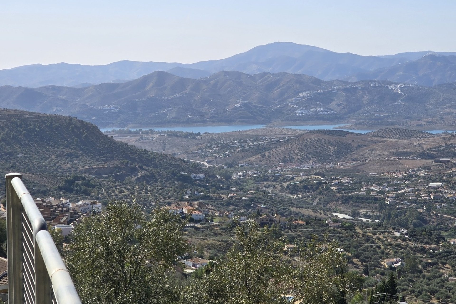 Resale - Villa -
Alcaucín - Inland