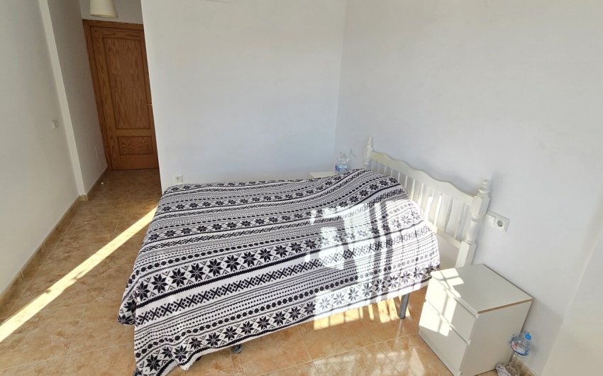 Resale - Villa -
Alcaucín - Inland