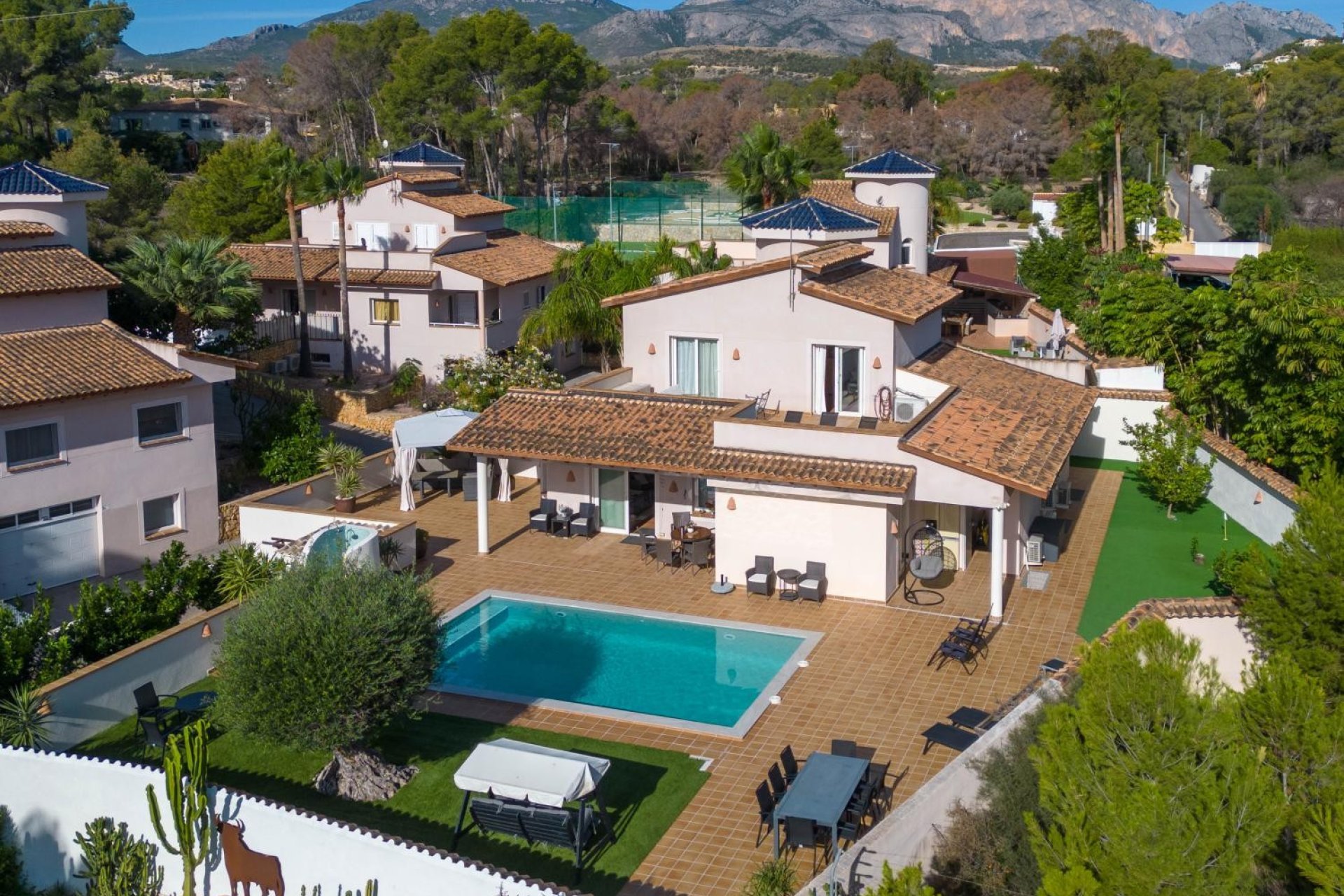 Resale - Villa -
Alfas del Pí