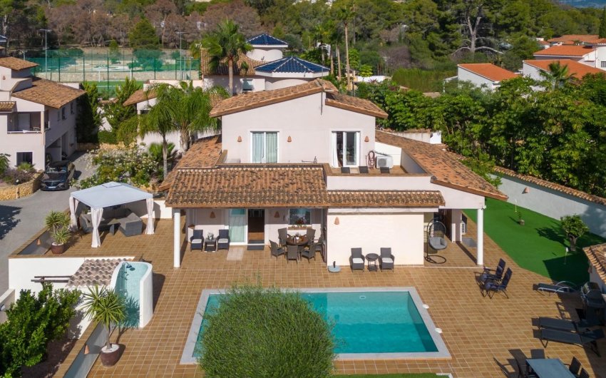 Resale - Villa -
Alfas del Pí