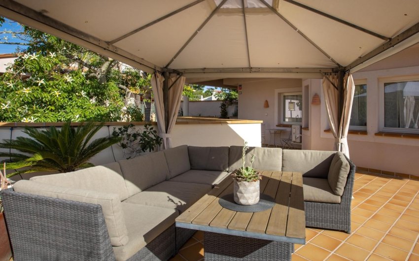 Resale - Villa -
Alfas del Pí