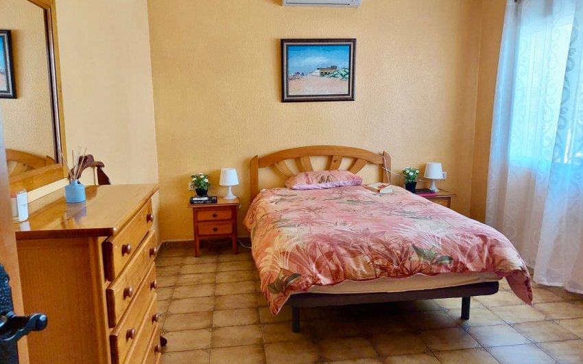 Resale - Villa -
Algorfa - Castillo de montemar