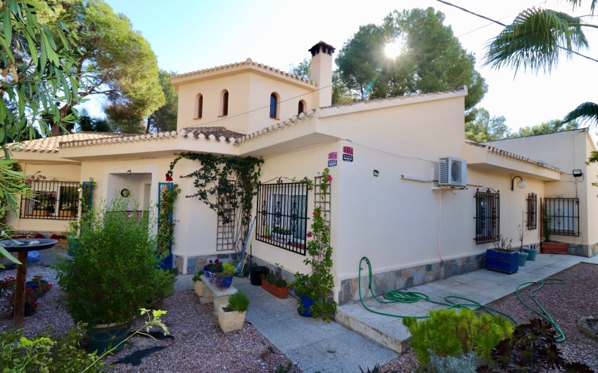 Resale - Villa -
Algorfa - Castillo de montemar