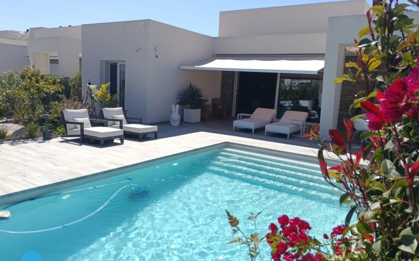 Resale - Villa -
Algorfa - Club de Golf La Finca