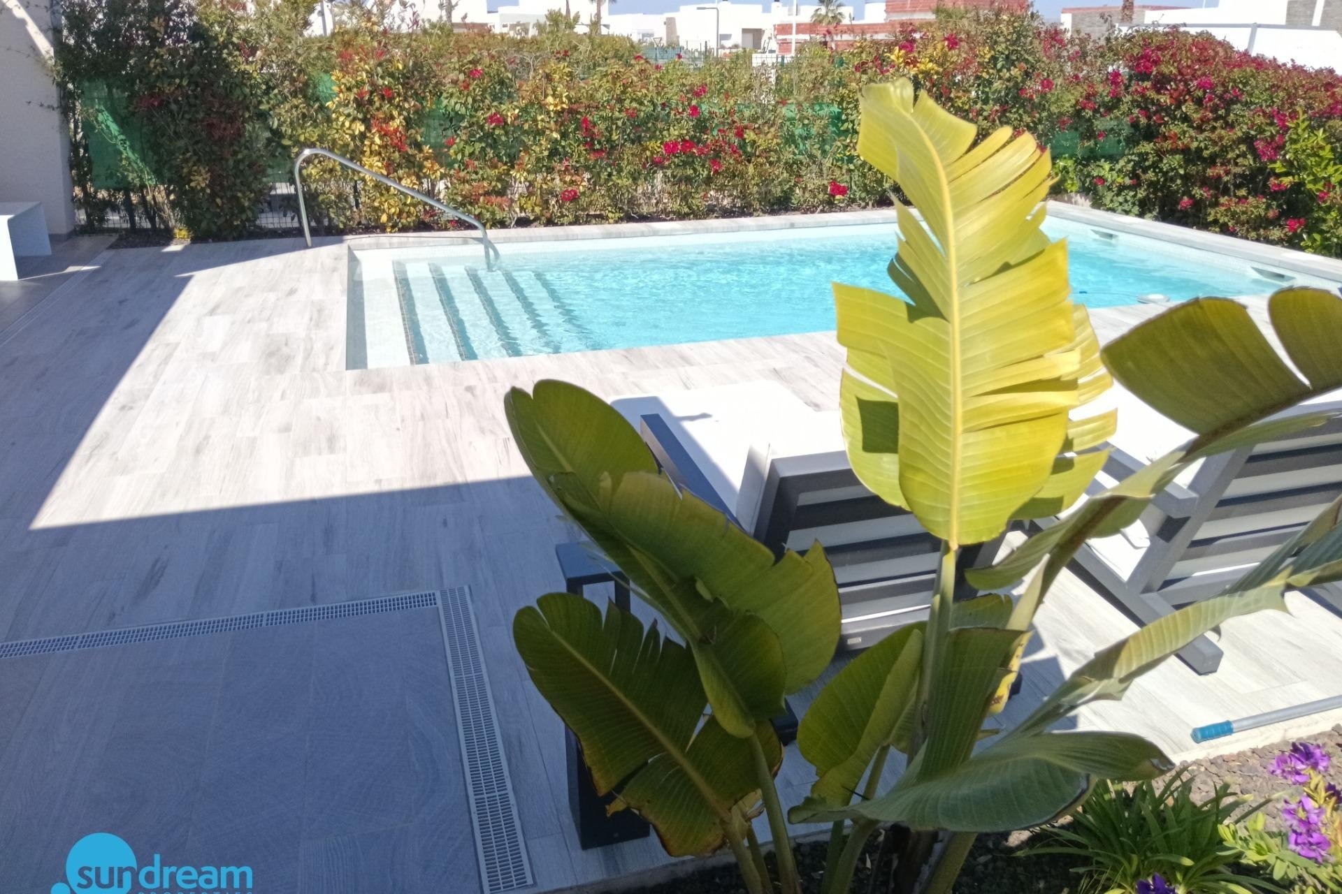 Resale - Villa -
Algorfa - Club de Golf La Finca