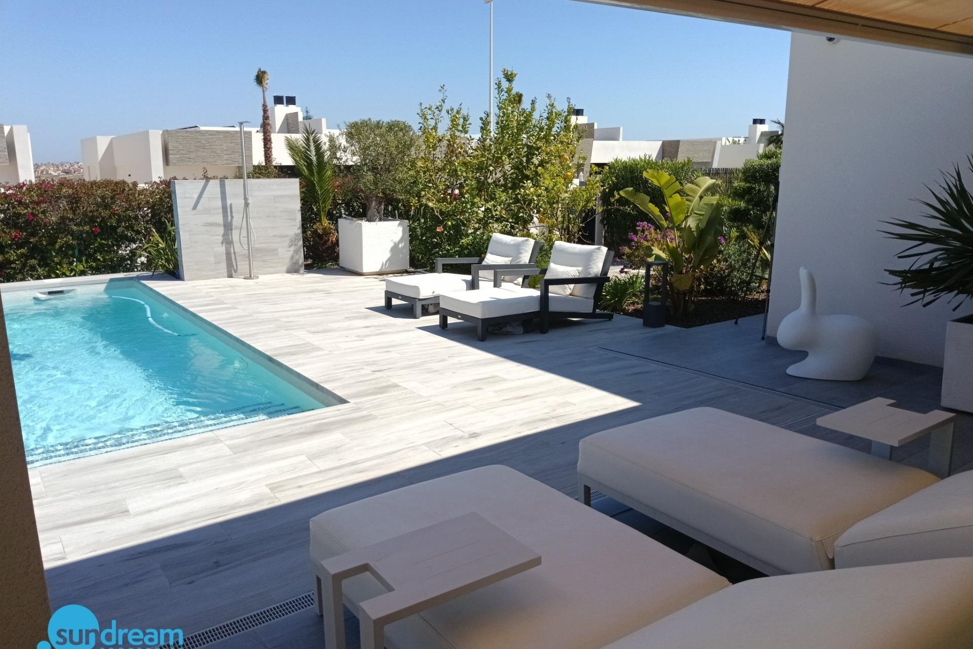 Resale - Villa -
Algorfa - Club de Golf La Finca