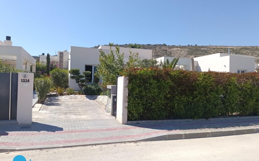 Resale - Villa -
Algorfa - Club de Golf La Finca