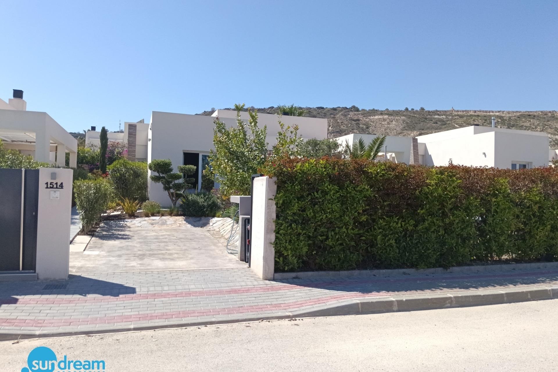 Resale - Villa -
Algorfa - Club de Golf La Finca