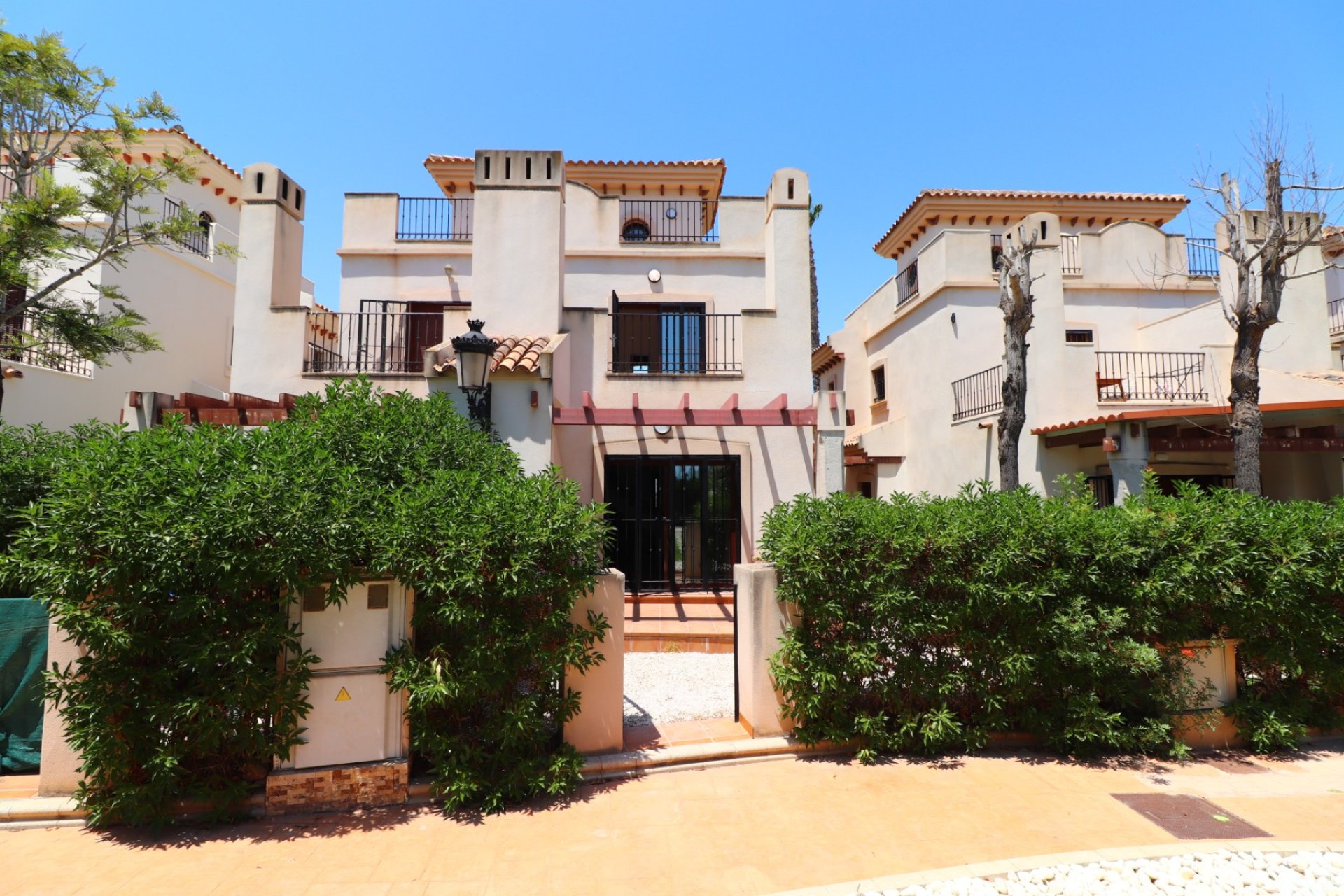 Resale - Villa -
Algorfa - La Finca Golf Resort