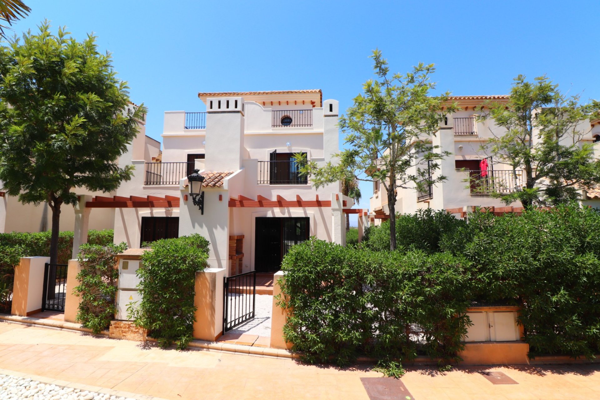 Resale - Villa -
Algorfa - La Finca Golf Resort