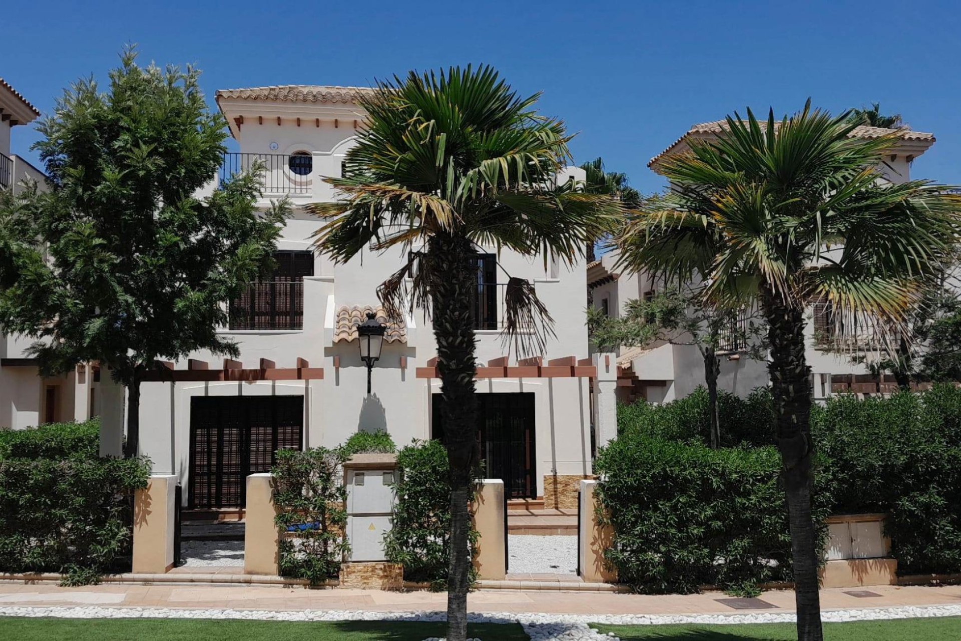 Resale - Villa -
Algorfa - La finca Golf