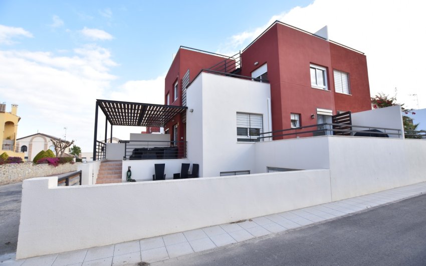 Resale - Villa -
Algorfa - La finca Golf