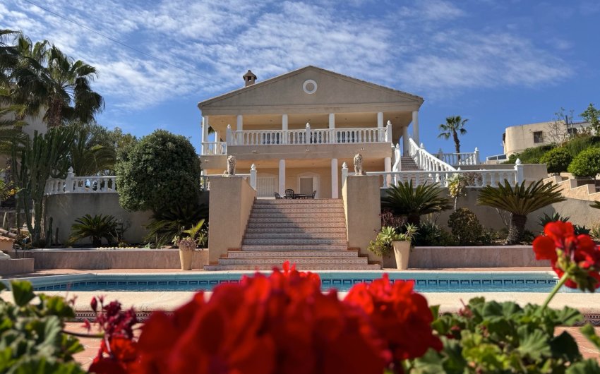 Resale - Villa -
Algorfa - Lomas de La Juliana