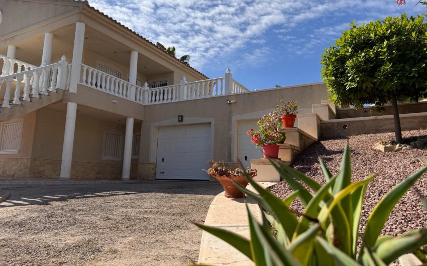 Resale - Villa -
Algorfa - Lomas de La Juliana