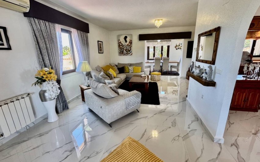 Resale - Villa -
Algorfa - Lomas de La Juliana