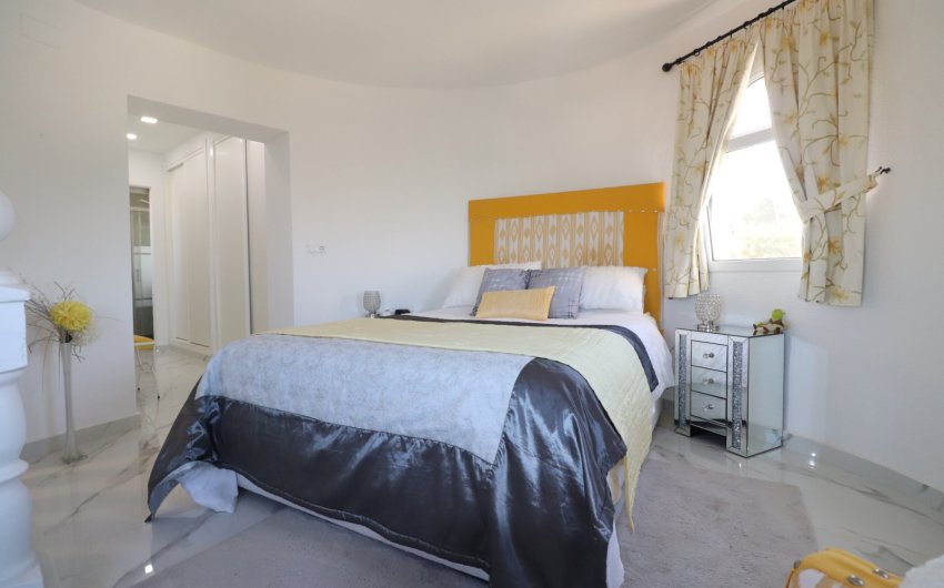 Resale - Villa -
Algorfa - Lomas de La Juliana