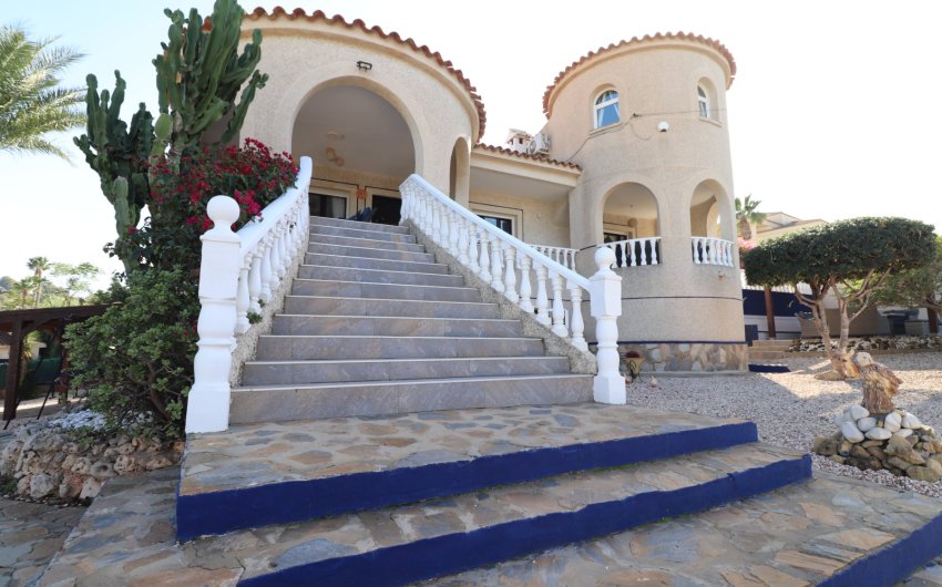 Resale - Villa -
Algorfa - Lomas de La Juliana