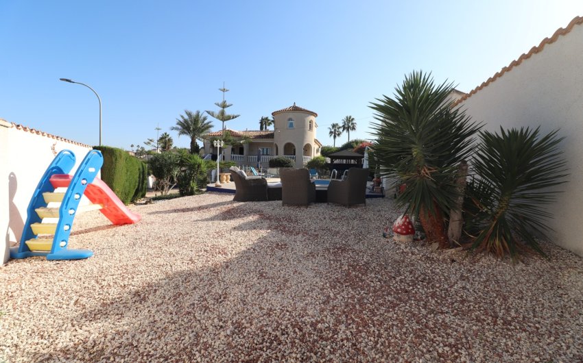 Resale - Villa -
Algorfa - Lomas de La Juliana
