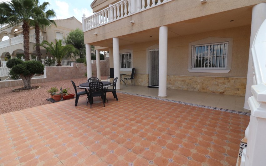 Resale - Villa -
Algorfa - Lomas de La Juliana