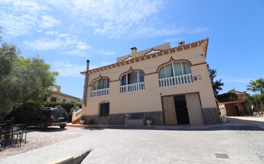 Resale - Villa -
Algorfa - Lomas de La Juliana