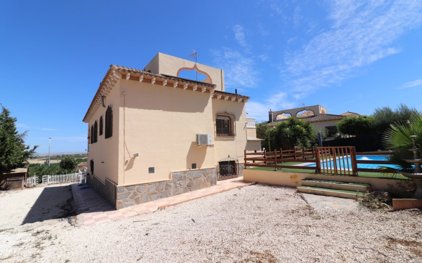 Resale - Villa -
Algorfa - Lomas de La Juliana