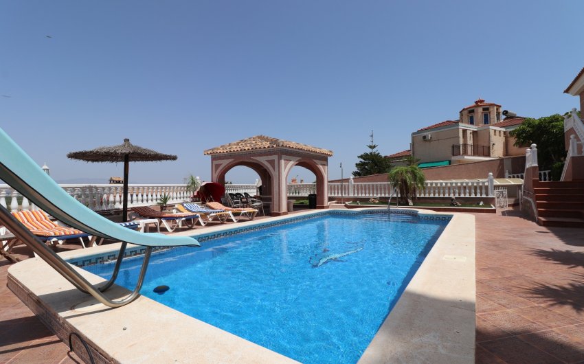 Resale - Villa -
Algorfa - Lomas de La Juliana