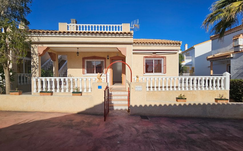 Resale - Villa -
Algorfa - Montemar