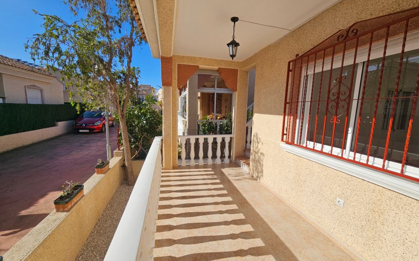 Resale - Villa -
Algorfa - Montemar