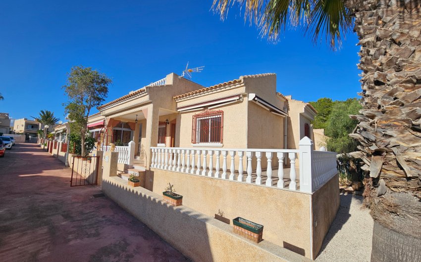 Resale - Villa -
Algorfa - Montemar