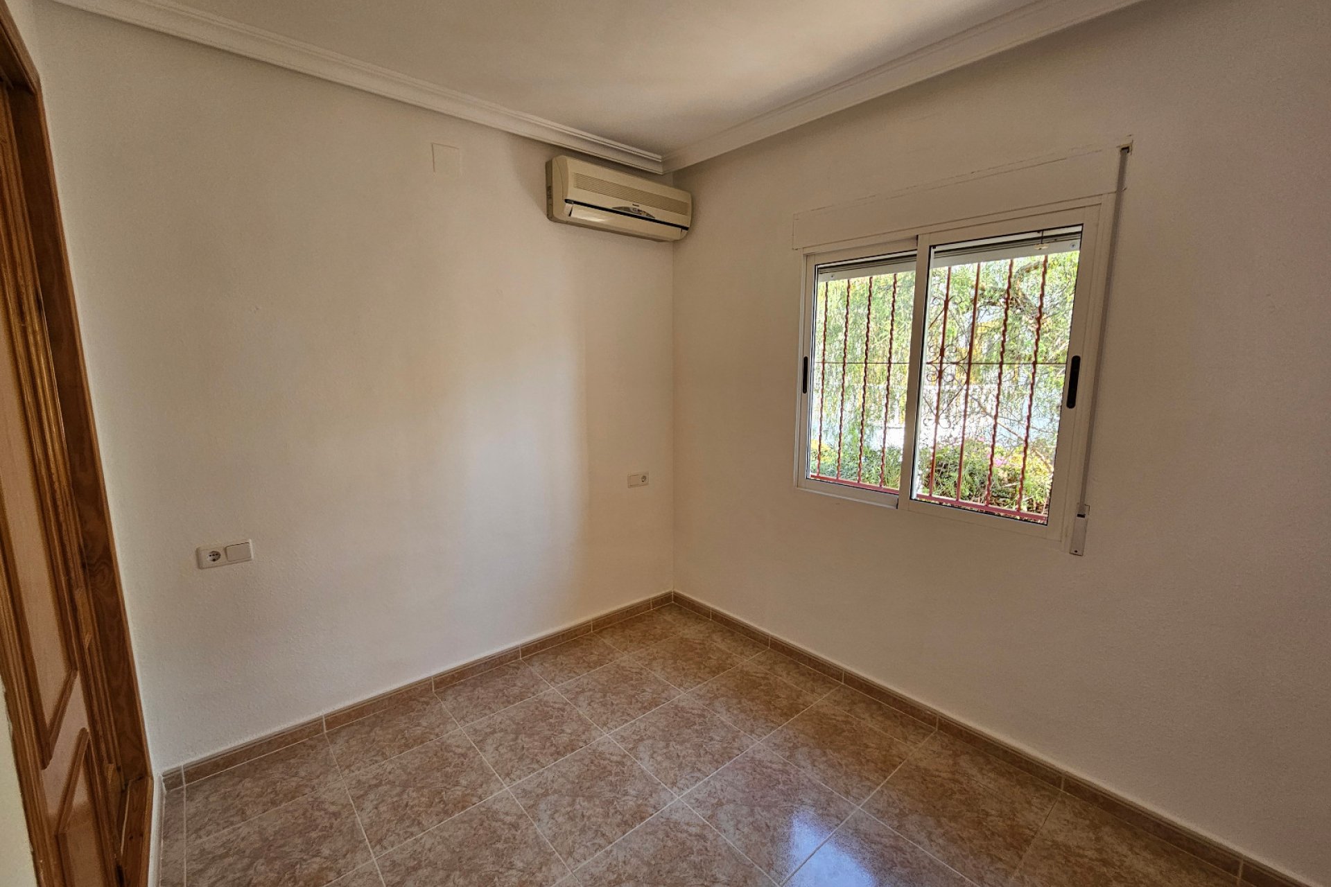 Resale - Villa -
Algorfa - Montemar