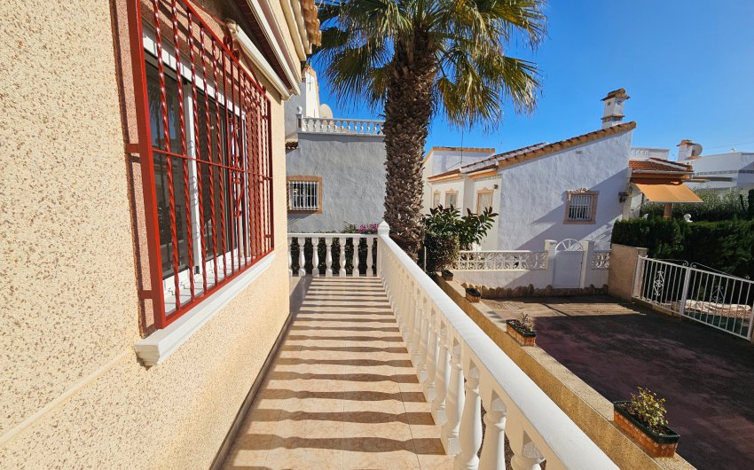 Resale - Villa -
Algorfa - Montemar