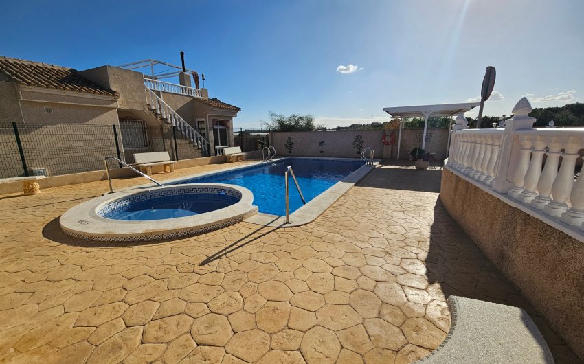 Resale - Villa -
Algorfa - Montemar