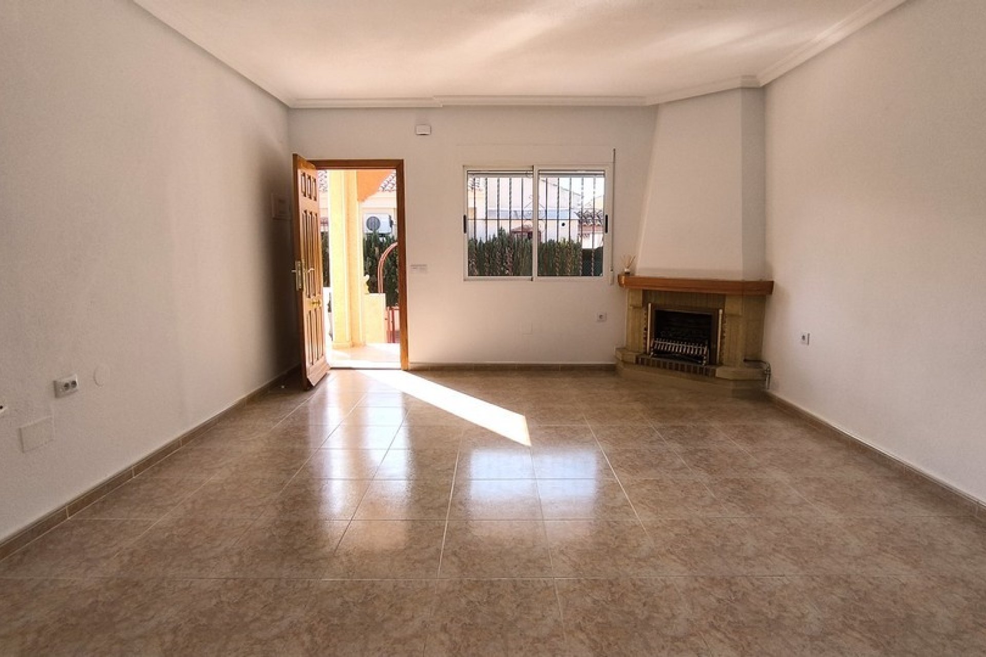 Resale - Villa -
Algorfa - Montemar