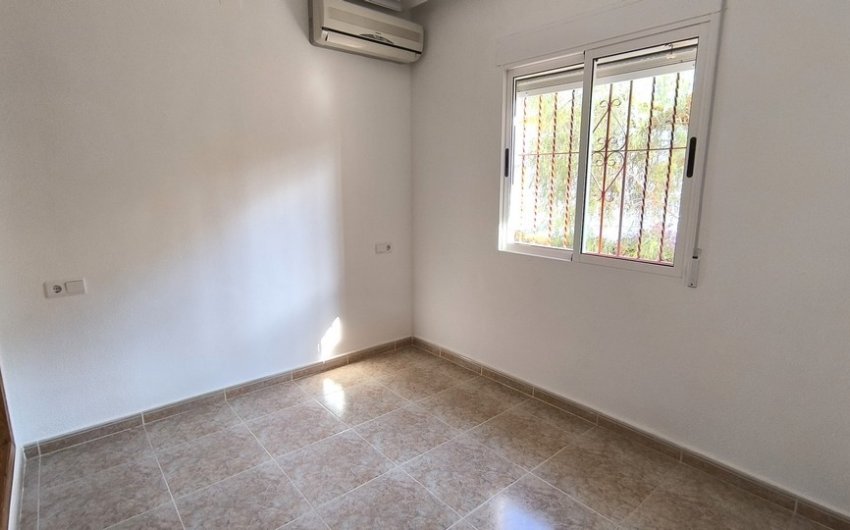 Resale - Villa -
Algorfa - Montemar