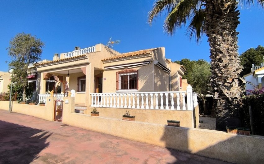 Resale - Villa -
Algorfa - Montemar