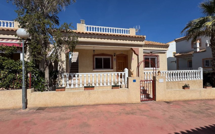 Resale - Villa -
Algorfa - Montemar