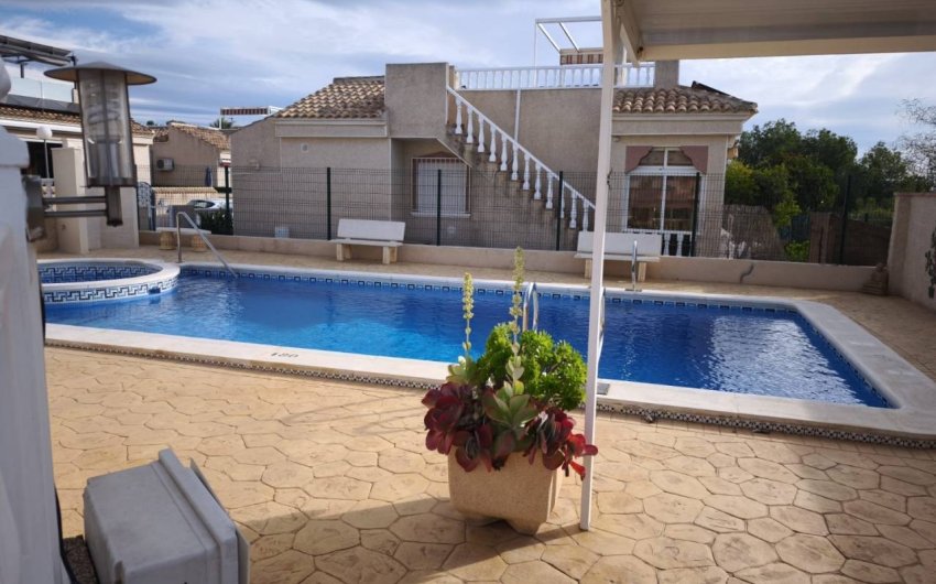 Resale - Villa -
Algorfa - Montemar