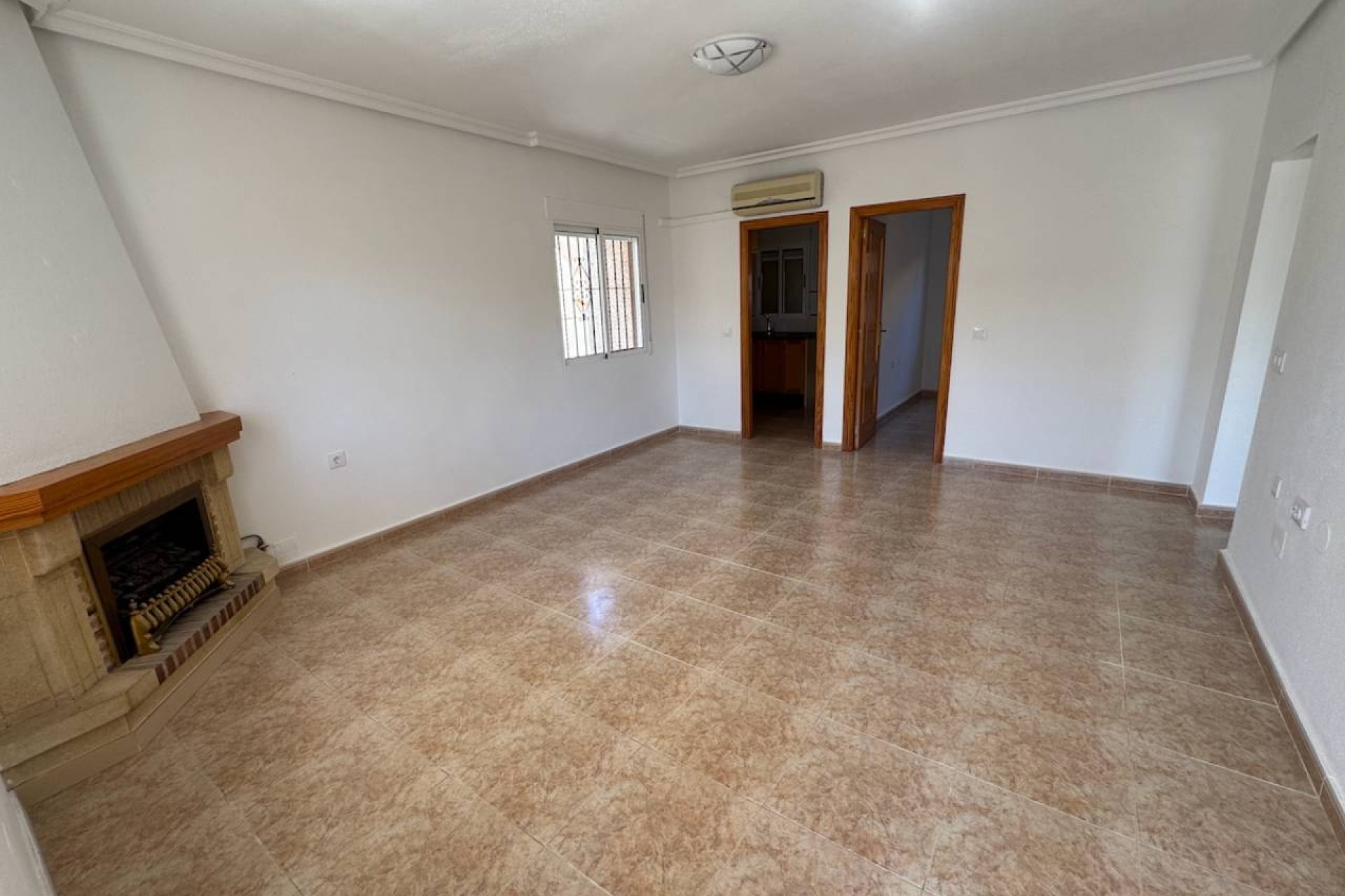 Resale - Villa -
Algorfa - Montemar