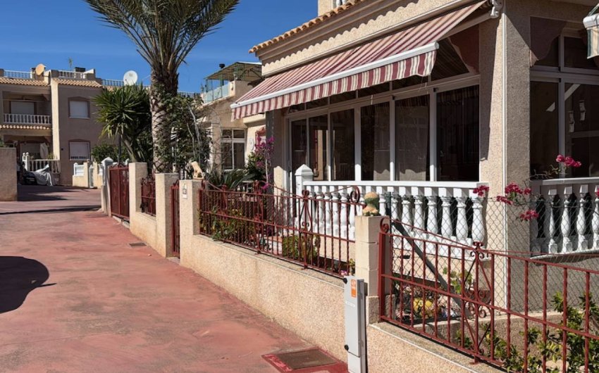 Resale - Villa -
Algorfa - Montemar