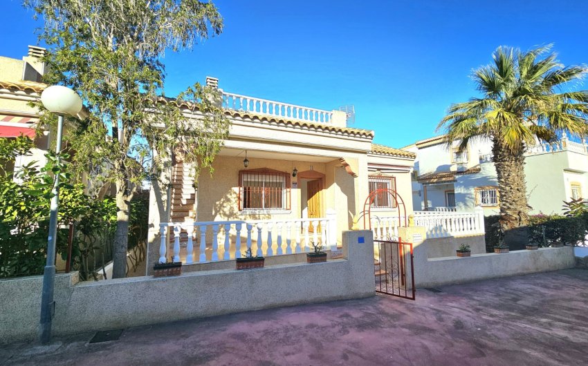 Resale - Villa -
Algorfa - Montemar