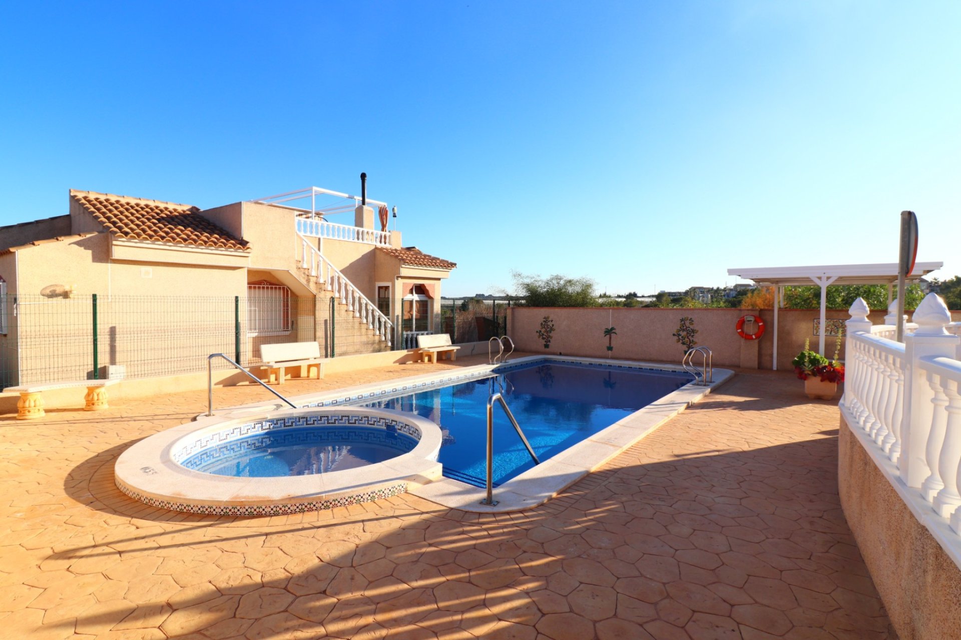 Resale - Villa -
Algorfa - Montemar