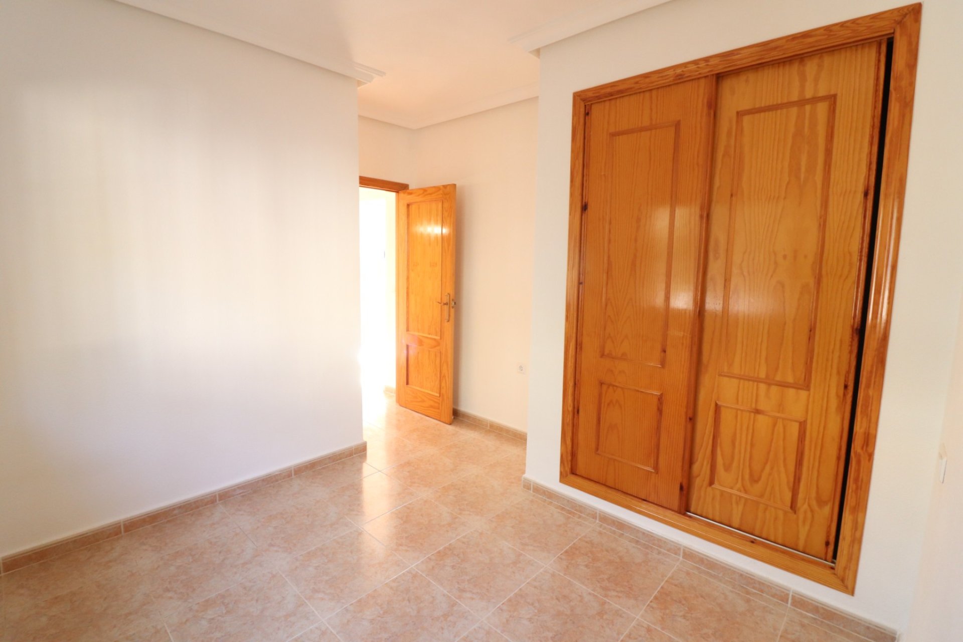 Resale - Villa -
Algorfa - Montemar