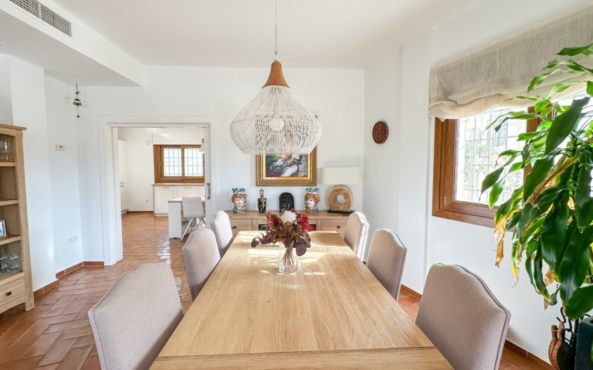 Resale - Villa -
Alicante - Campoamor