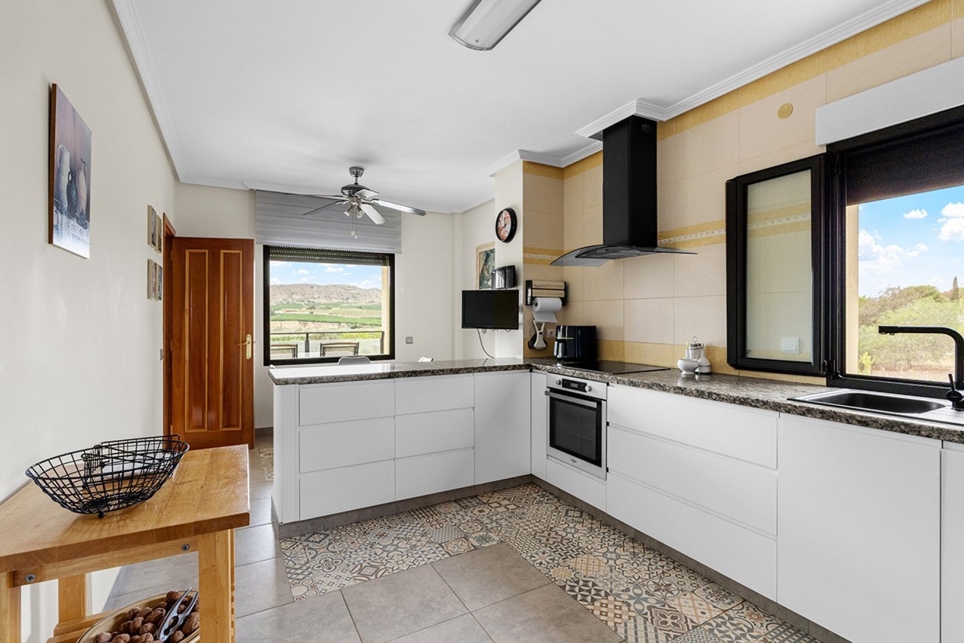 Resale - Villa -
Alicante - Rebolledo