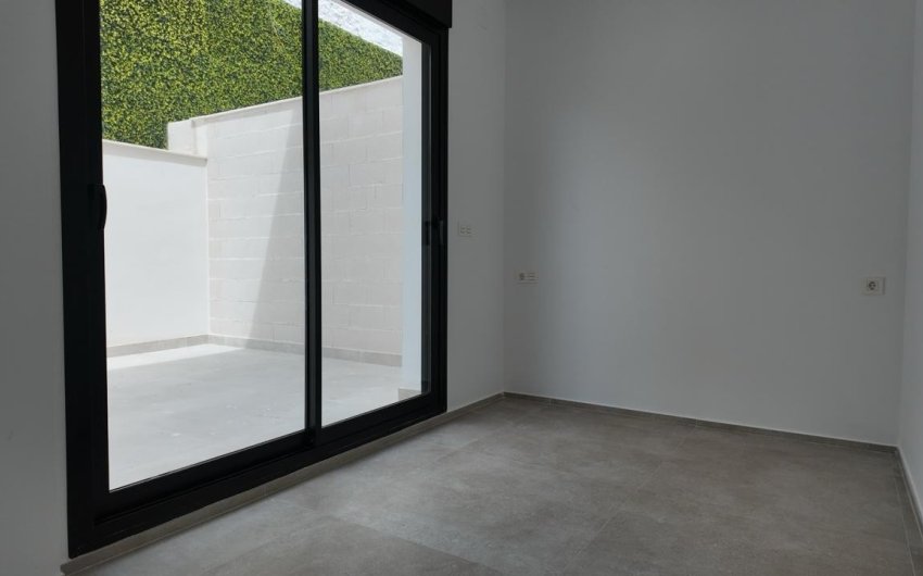 Resale - Villa -
Alicante - Vistahermosa