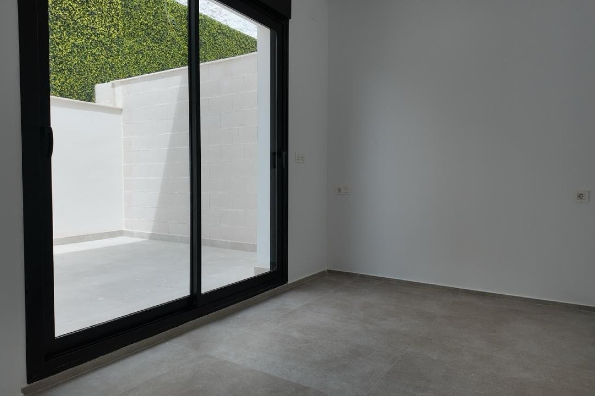 Resale - Villa -
Alicante - Vistahermosa