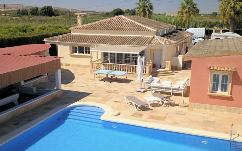 Resale - Villa -
Almoradí - Heredades